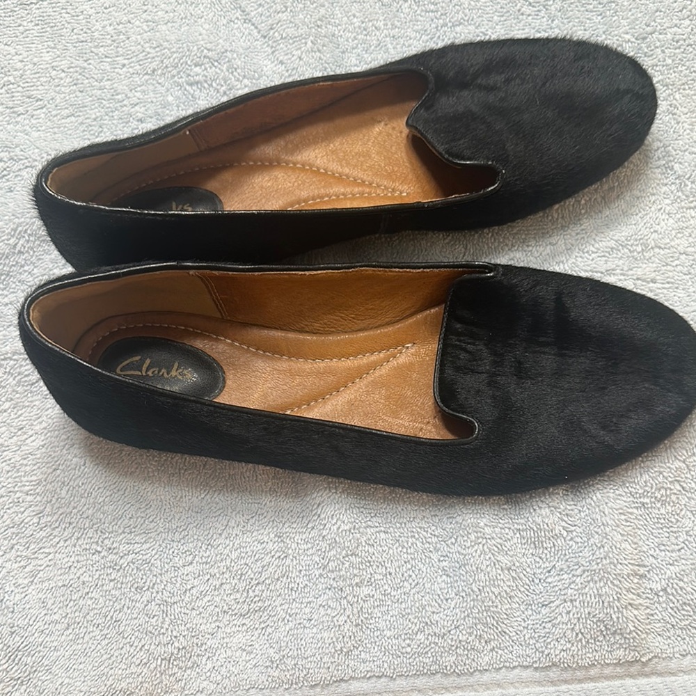 Clarks Black suede shoes, Size 10M.  Like new.